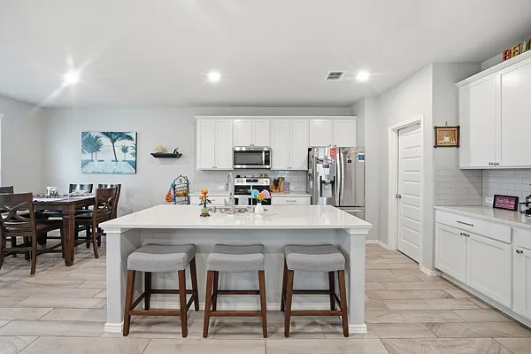 2405 Ayers Dr — Photo 4