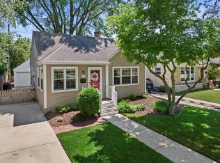 615 E Hampton Rd, Whitefish Bay, WI 53217