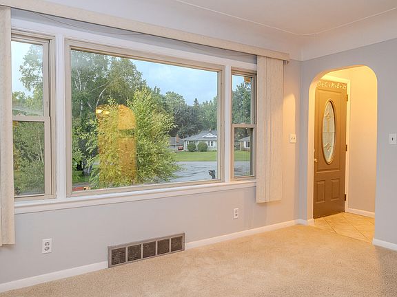 3rd image of 2034 Birch Dr NW