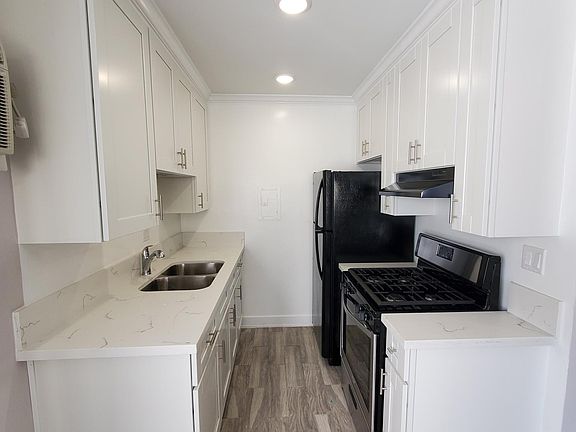 4th image of 645 N Ardmore Ave