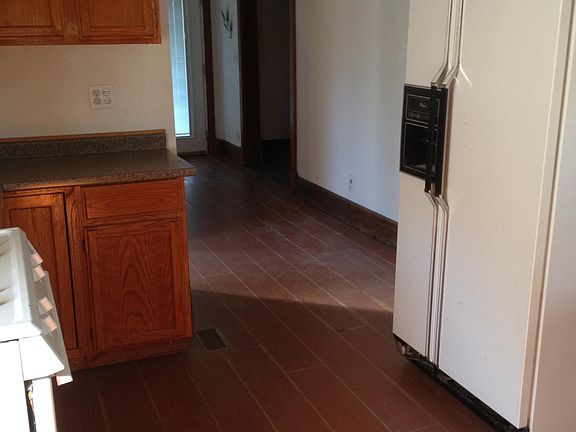 2nd image of 2318 Illinois Ave