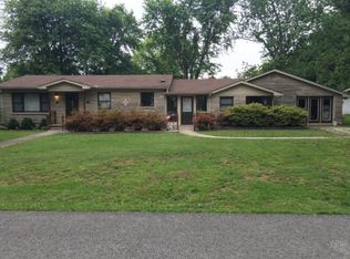 840 W 3rd St, Sacramento, KY 42372