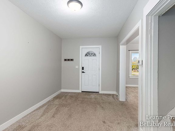 4th image of 612 E Green St