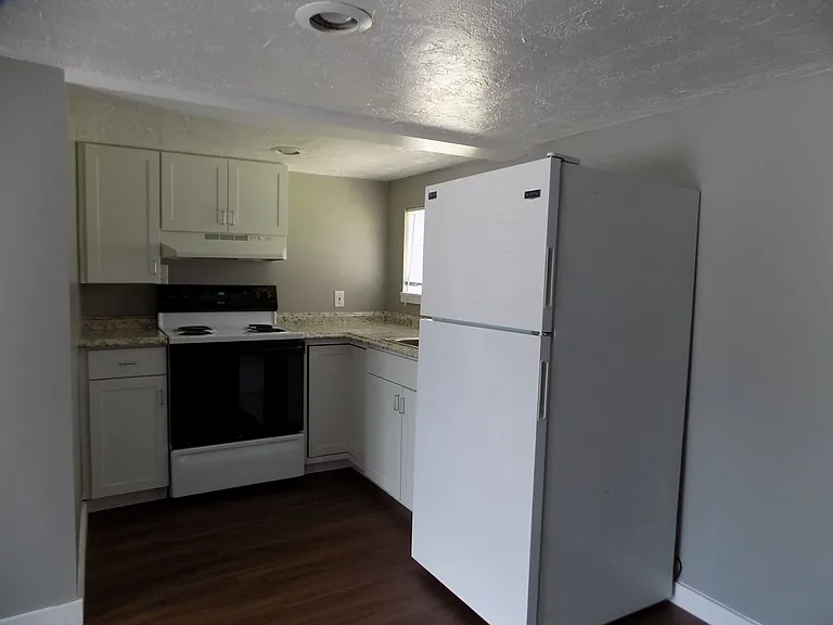 669 W Osceola St #A — Photo 2