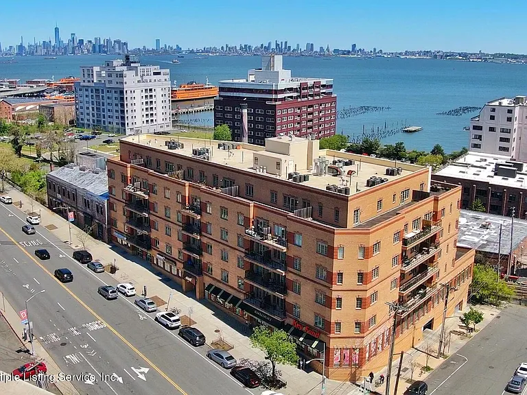 155 Bay St #2C — Photo 2