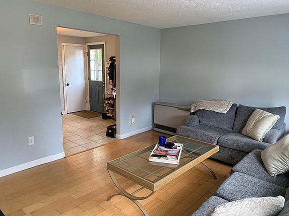 4th image of 6 Regan Ln