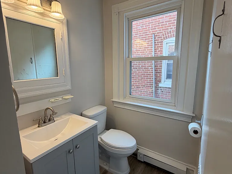 1112 Juniper St #2 — Photo 5