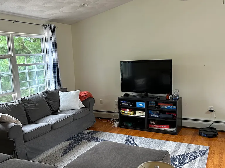 194 Holly Rd — Photo 6