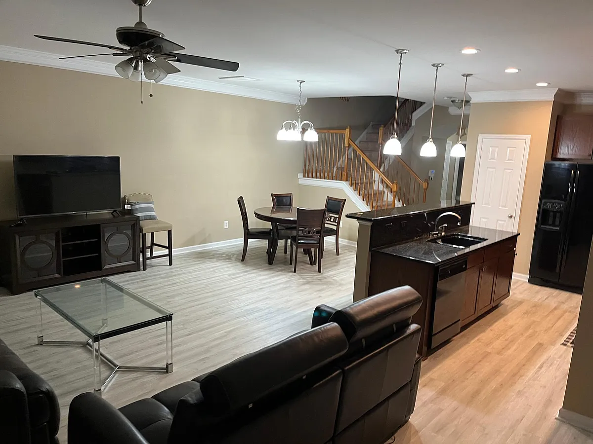 Building Photo - 1061 Remington Oaks Cir