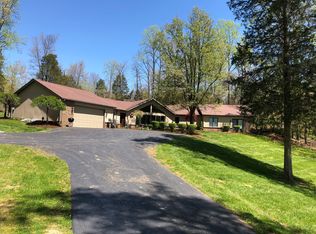 10271 New Cut Rd, Greenville, IN 47124