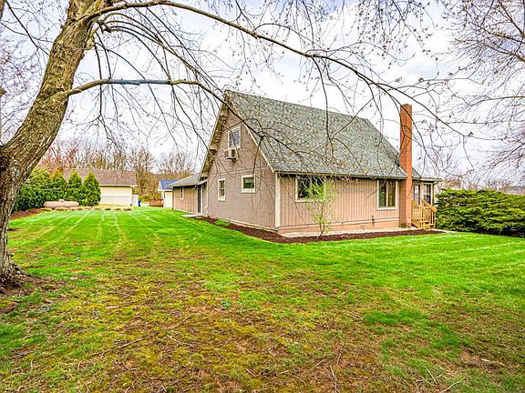 5th image of 1101 Apple Valley Dr