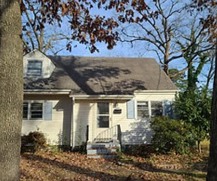 8204 Redwood Cir — Photo 1