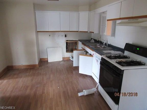 4th image of 3762 Harold Dr