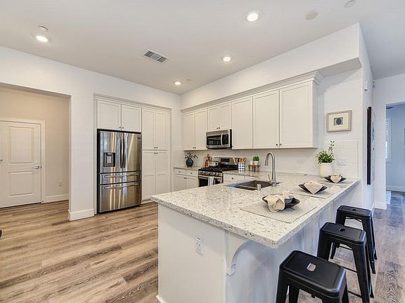 5th image of 1000 Berryessa Ln