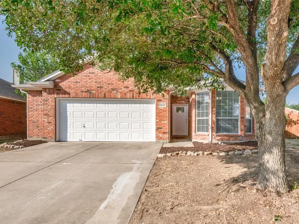 10637 Fossil Hill Dr, Fort Worth, TX 76131