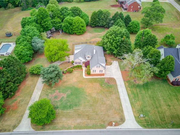 5667 Britt Whitmire Rd, Gainesville, GA 30506