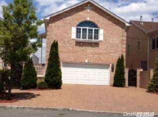 150-85 Powells Cove Blvd, Flushing, NY 11357