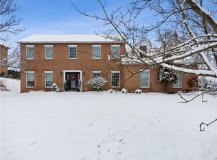 15 Penntowne Dr, Irwin, PA 15642