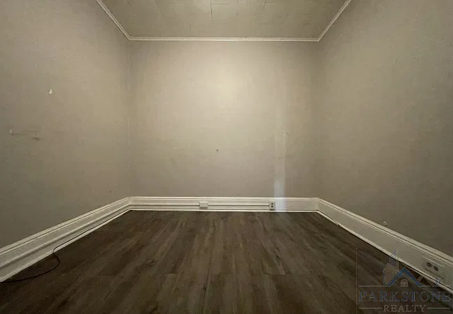 3 bed, 1000 sqft, $2,250 — Photo 4