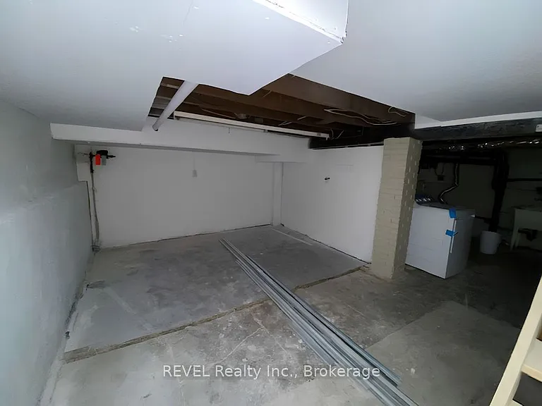 21 Plymouth Rd #LOWER — Photo 13