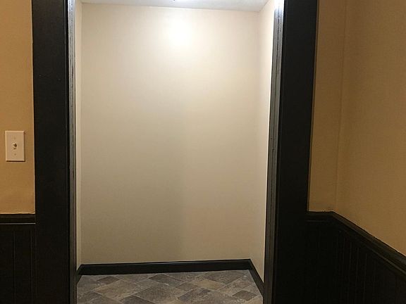 4th image of 3925 Poe Ave