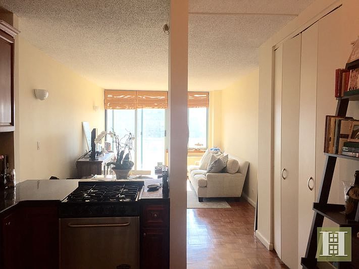 2nd image of 22-26 W 15th St APT 10J