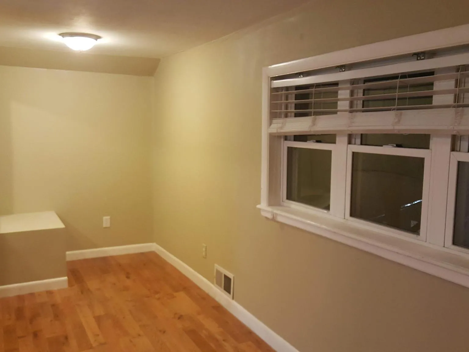 2 bed, 1040 sqft, $2,650 — Photo 4