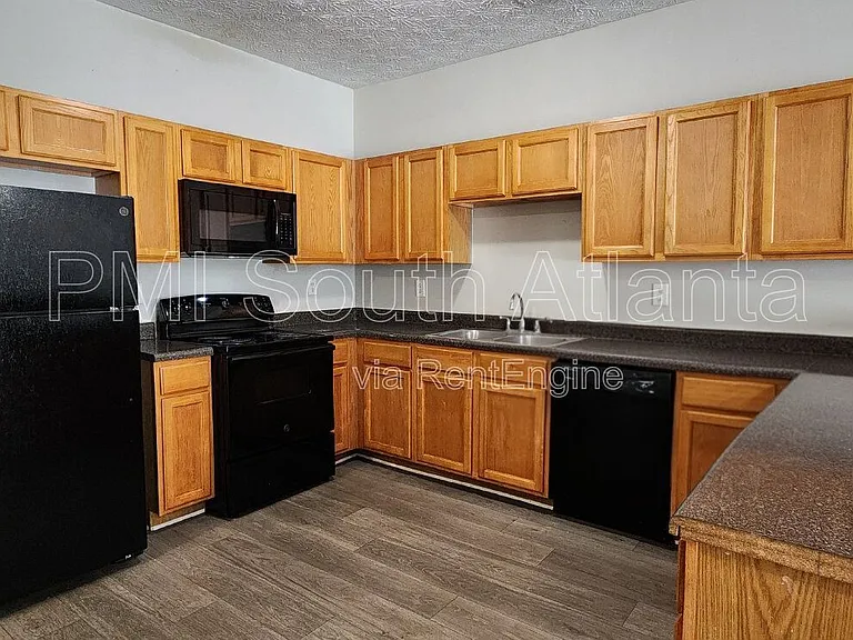 1749 Carrington Dr — Photo 8