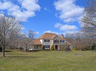 13 Saddlebrook Dr, Washington, NJ 07882