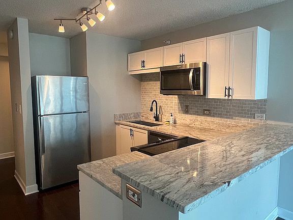 3rd image of 2 E Erie St APT 2714