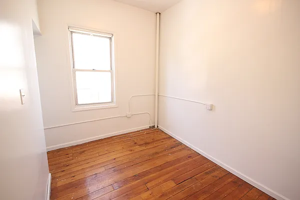 Rented by Nooklyn NYC LLC | media 4