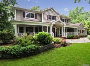 5 Wincott Dr, Melville, NY