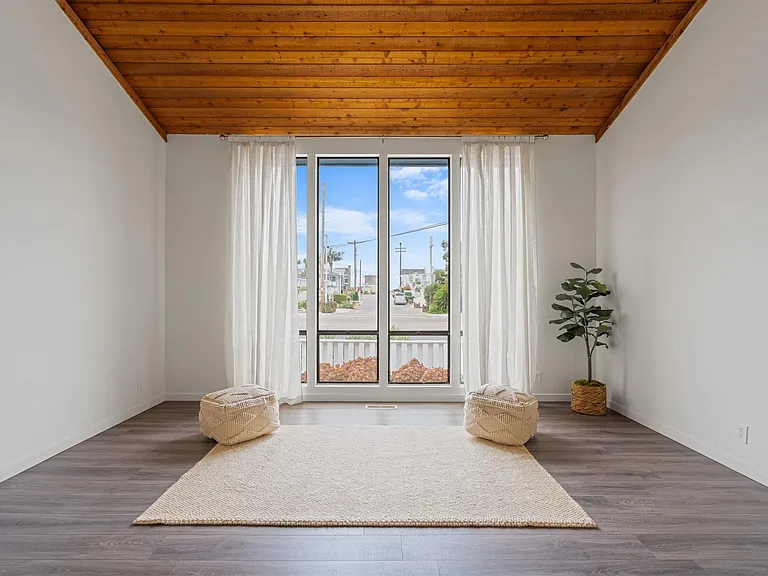 2435 Camino Del Mar — Photo 21
