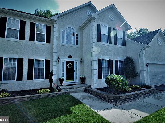 2nd image of 123 Berwyck Ct