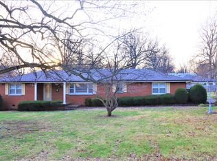 2237 S Lone Pine Ave, Springfield, MO 65804