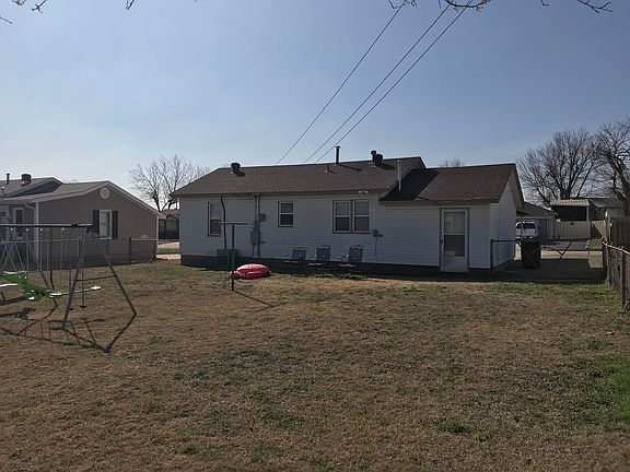 2nd image of 3903 SE 12th St