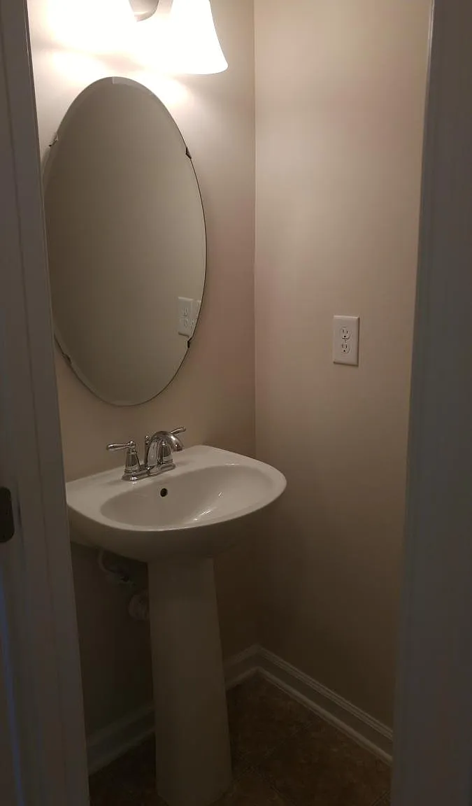 3 bed, 3.5 bath, 2109 sqft, $2,750 — Photo 3