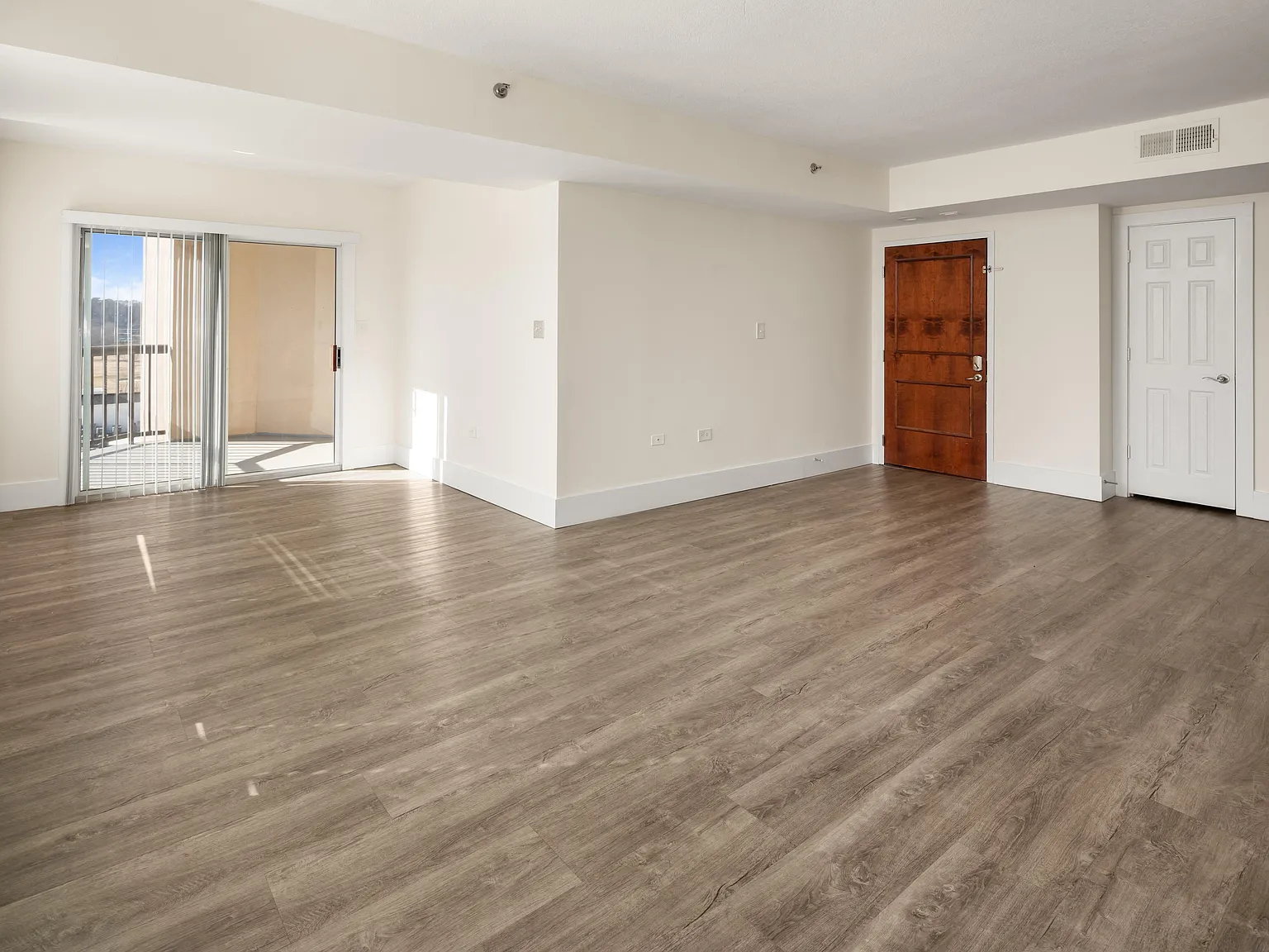 Wesley Townsend Apartments at Buckhead — Photo 3