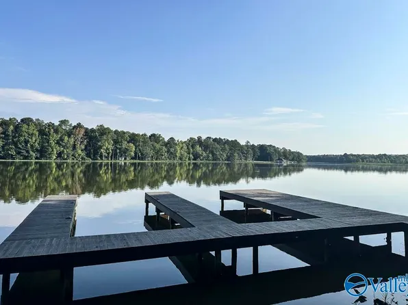 1302 Sibert Dr, Gadsden, AL 35905