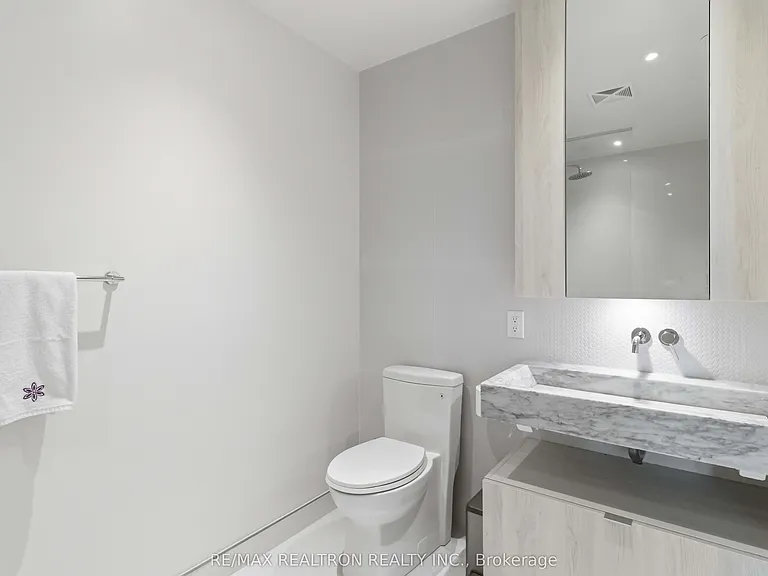 11 Yorkville Ave #3403 — Photo 10