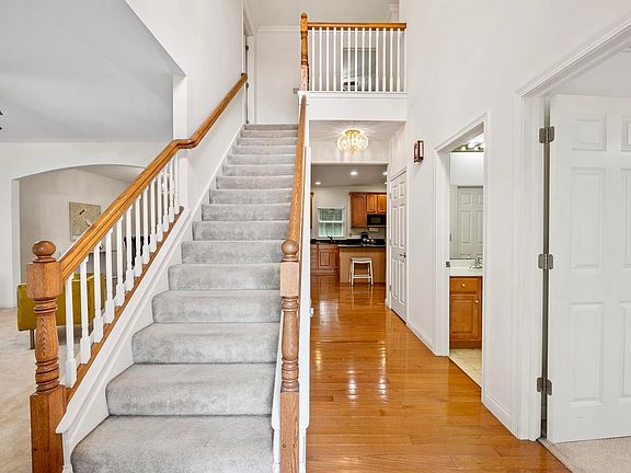 3rd image of 7277 N Whippoorwill Ln