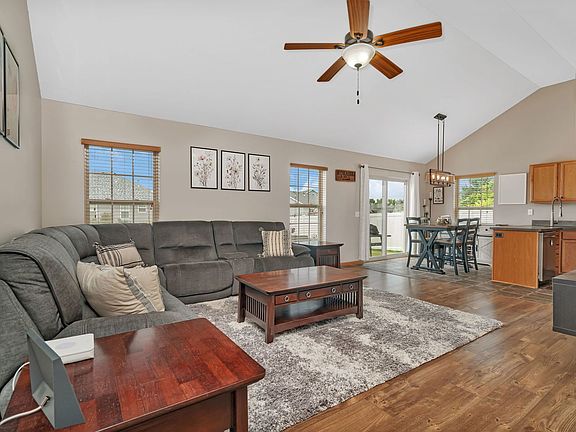 5th image of 325 S Enrietta Dr