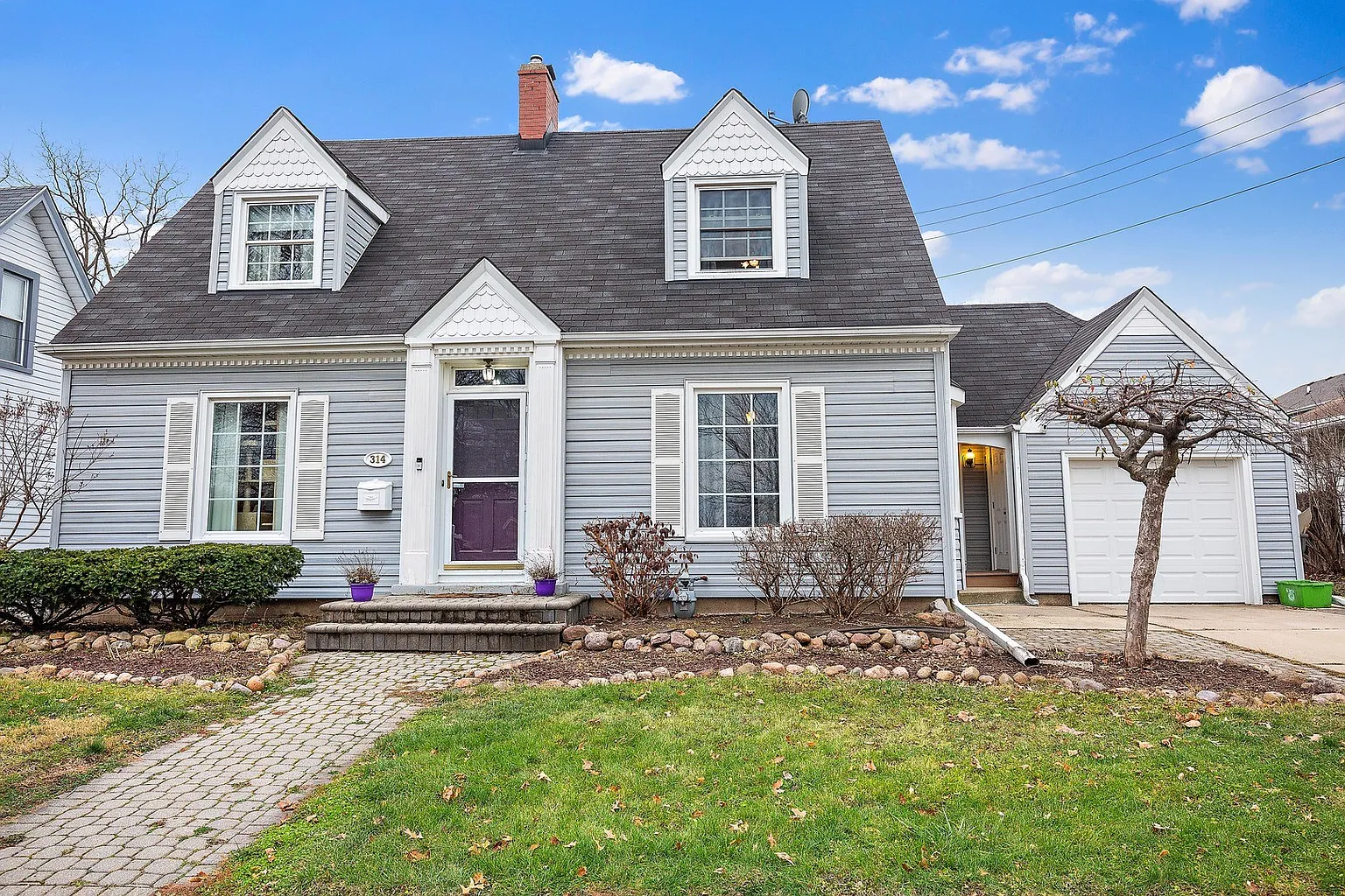 314 Gertrude St photo 1