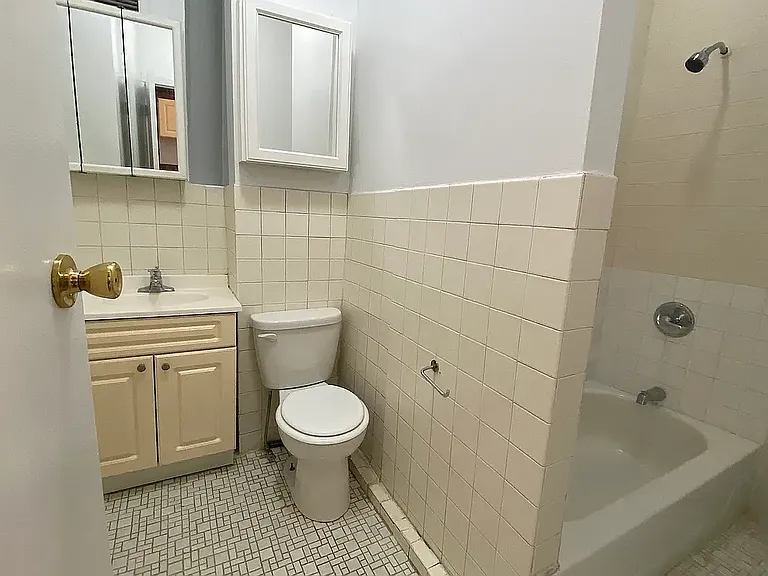 1109 1st Ave #5A — Photo 14