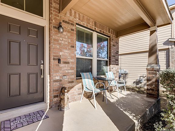 3rd image of 8439 MEADOW PLNS
