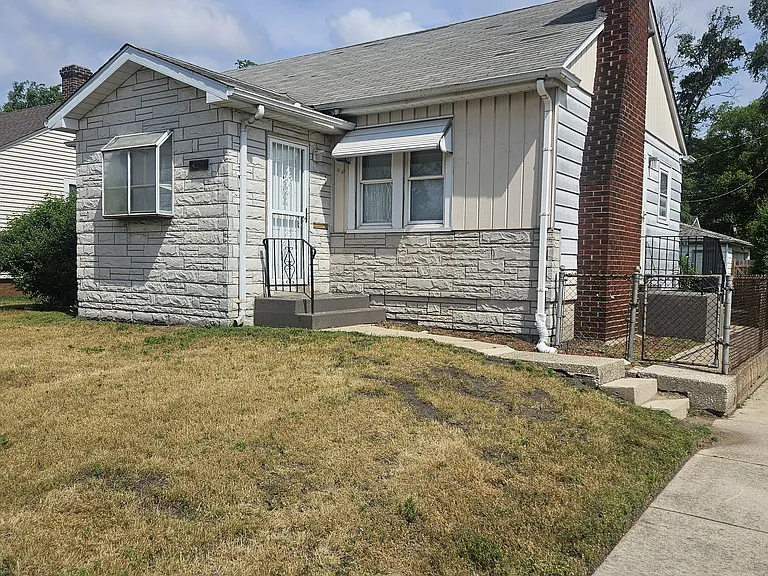 4100 W 10th Ave — Photo 1