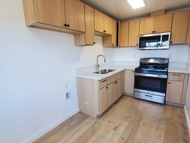 9328 Elizabeth Ave #G — Photo 13