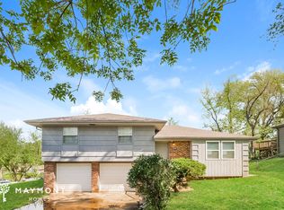 3500 Ruysser Rd, Kansas City, MO 64137