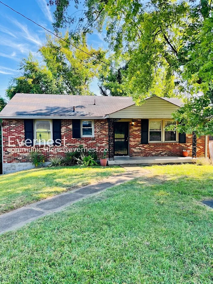 2 bed, 1.0 bath, 1025 sqft, $1,600 — Photo 1