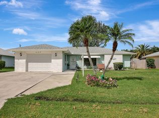 555 SE Sunnybrook Ter, Port Saint Lucie, FL 34983
